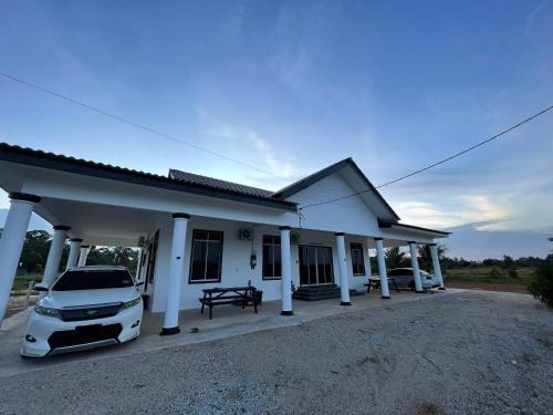 Le'Paddy Homestay with pool - ForMuslimOnly - Besut