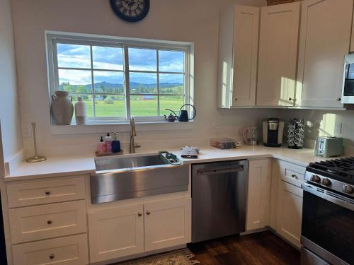 Cozy Avon Country Escape in มอสโคว์ (ID)