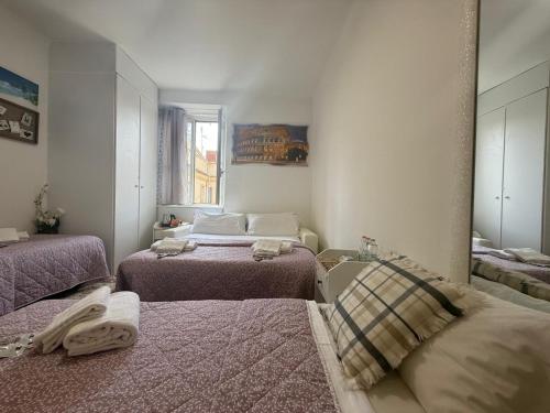 Quadruple Room with Private Bathroom