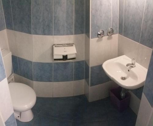 City Hostel - image 11