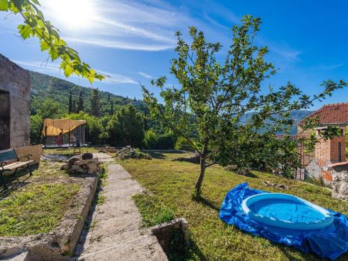 Buitenkant, One Bedroom Ranch House in Brgat