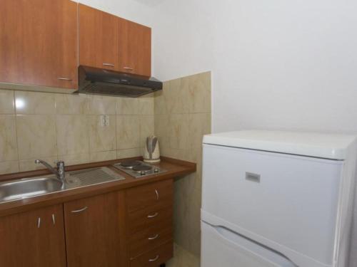 virtuve, Two Bedroom Apartment with Terrace in Brist