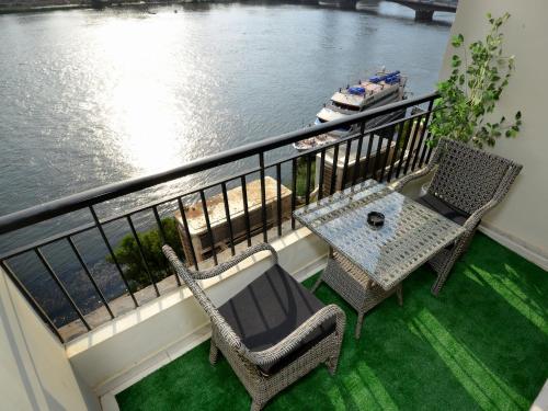 A környék, Nile Diamond Suites near Ben Ezra Zsinagóga