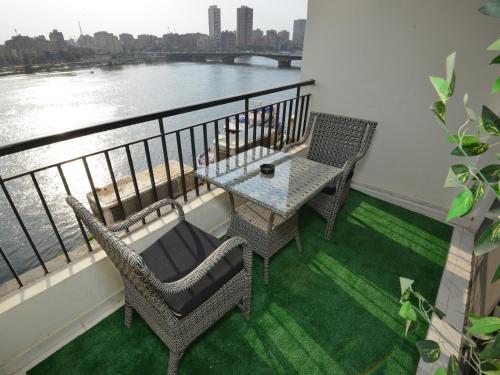 A környék, Nile Diamond Suites near Ben Ezra Zsinagóga