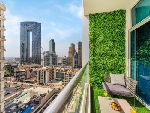 Stunning Newly Furnished Elegant LUX Apartment, Dubaj