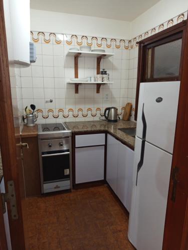 One-Bedroom Apartment image 6