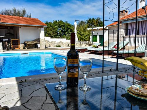 Úszómedence, Holiday Home Mystc Woods in Drinovci