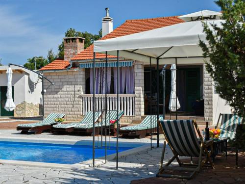 Úszómedence, Holiday Home Mystc Woods in Drinovci