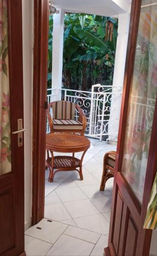 Balcony/terrace, Appart Vue Mer in Baie-Mahault