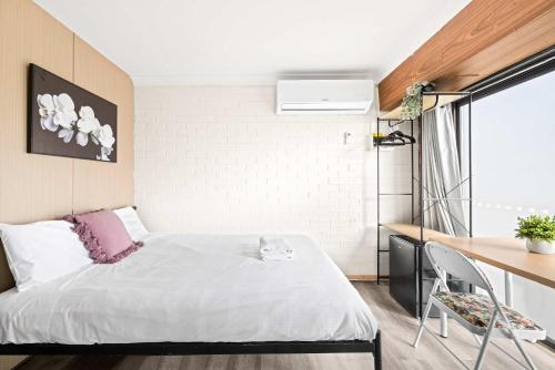Quiet Crescent Stay in Liverpool - Comfortable Double Room - Shared Bathroom - Sydney