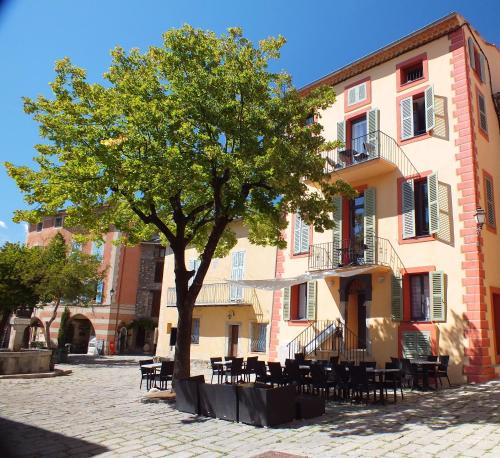 La Maison de la Tour Hotel de charme Bonson