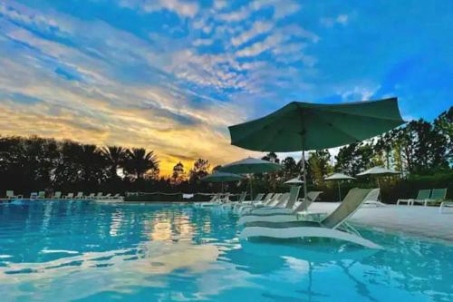 Serenity stays by Disney with Pool and Kids splash pad