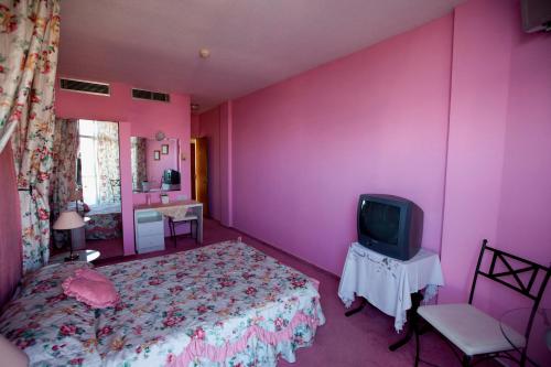 Sylva Hotel - image 5