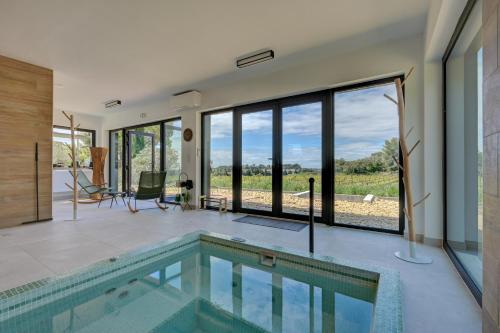 Gyógyfürdő, Le Clos Saint Saourde in Beaumes De Venise