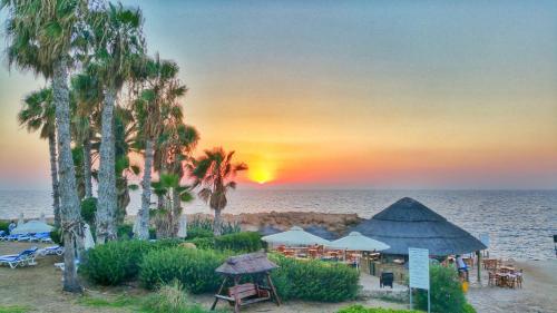 Cynthiana Beach Hotel - image 5