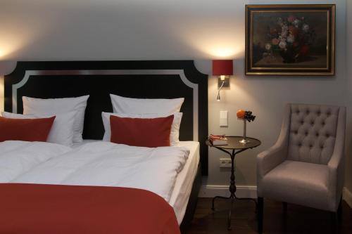 Hotel im Hof - image 10