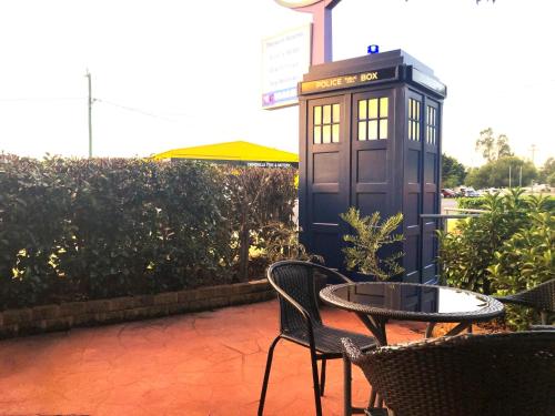 Iekārtas, Acacia Motel in Šinšilla