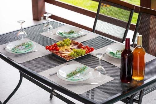 Ételek és italok, Apartment Martin-nearby Krka National park in Split – Szupetar
