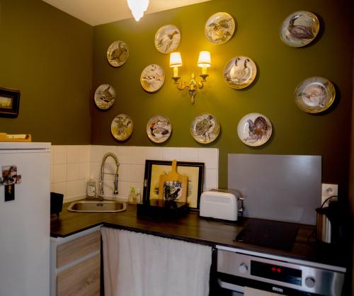 Appartement Touristique Cosy T2 - Coeur Village Vue Sur La Halle De Lyons La Foret - Lyons-la-Forêt