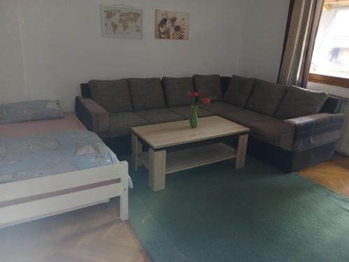 One-Bedroom Apartment image 2