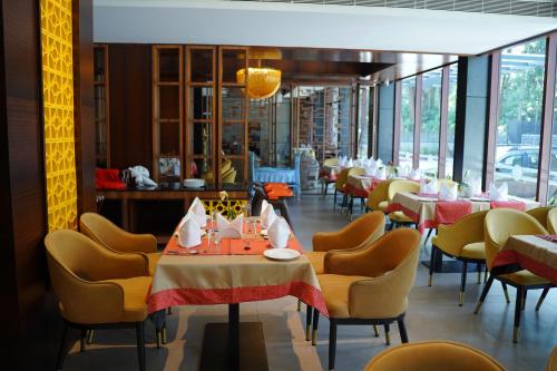 Saugandhika West Gate in Kolagapaara