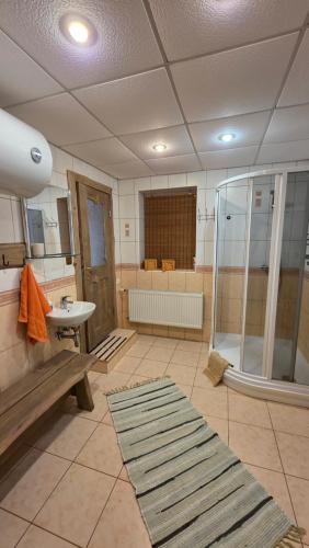 Villa Oši (Villa Osi) in Ruoja