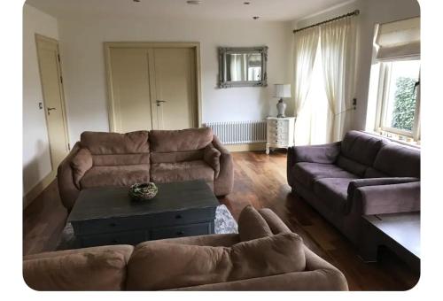 Spacious 3 bedroomed house with amazing views in Ring of Kerry