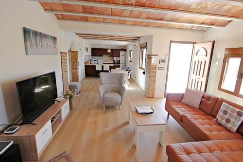 Two-Bedroom Villa image 8