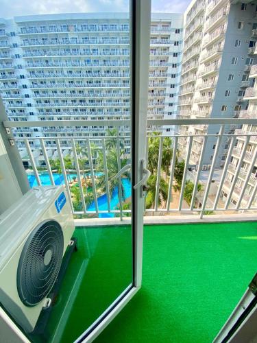OASIS by JK Suites, Manila