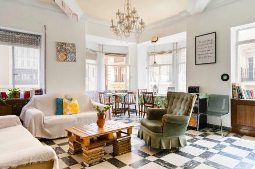Vintage Flat Malaga