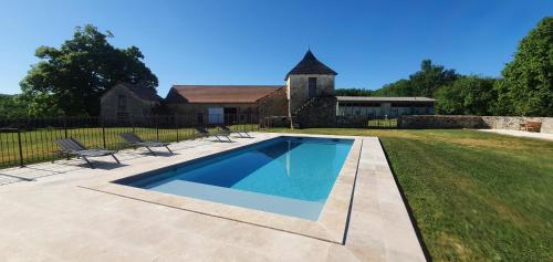 Peldbaseins, Maison de charme avec Piscine en Périgord (Maison de charme avec Piscine en Perigord) in La Cassagne