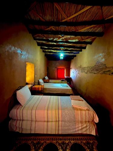 3 twin beds