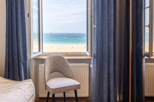 Hotel Kyriad Saint Malo centre Plage - Tap to explore photos