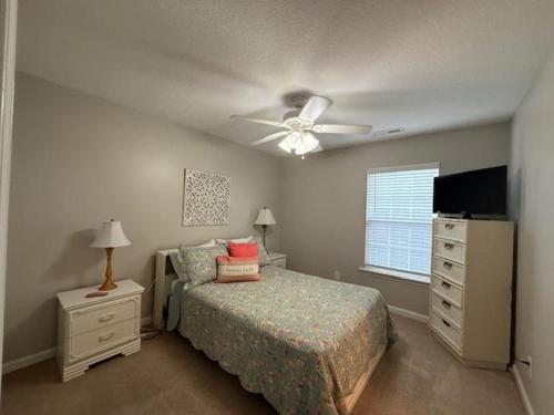 Summer's Den Home - image 6