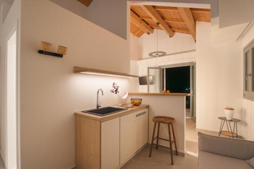 Trizonia Mare Suites in 네아 트리조니아
