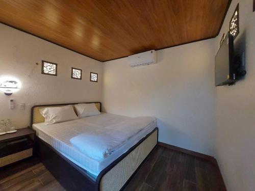 1 queen bed