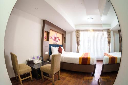 room detail thumbnail 1