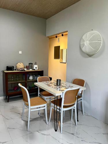 Mader Home in Damai / Santubong