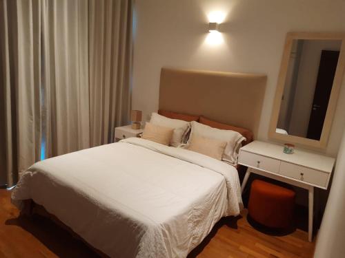 Cozy City luxury! - image 2