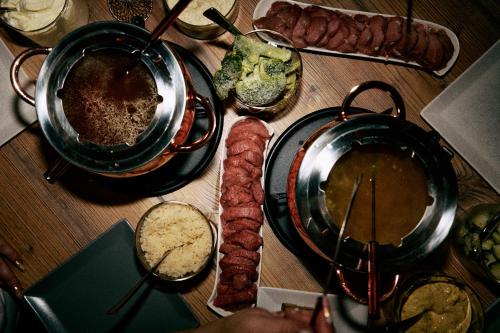 Collina Hotel Garni - image 8