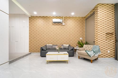 KN HOLIDAY HOME IN GLOBAL CITY