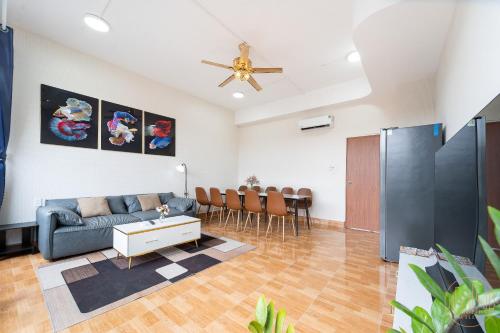 KN HOLIDAY HOME IN GLOBAL CITY