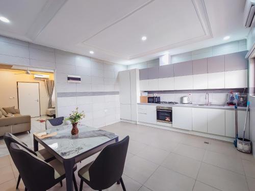 Kings View Apartment in เทซาโน