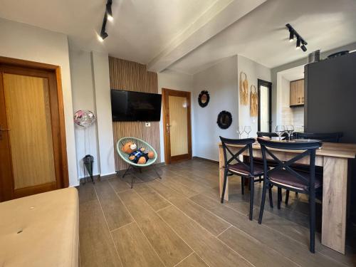 Sunny hill Apartment in Golem