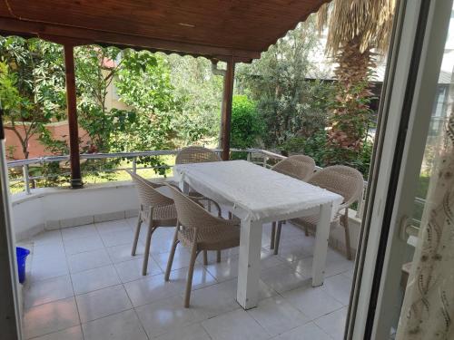 Huzurlu Triplex Villa in Bozyazi