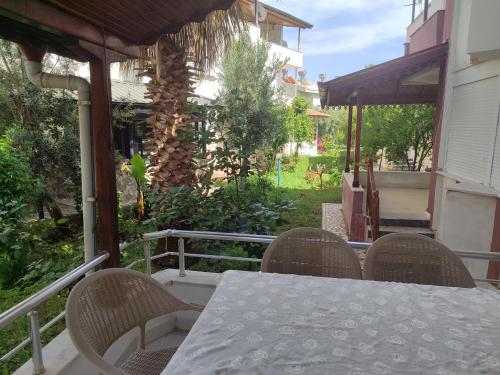 Huzurlu Triplex Villa in Bozyazi