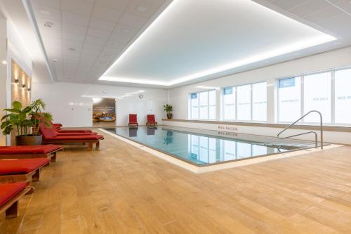 Úszómedence, Moser Living and Wellness Apartment in Vízpart/Beach