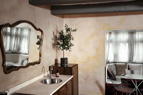 Valletta Nobile by VALLETTA SUITES - a 400-year-old designer apartment in Valletta, La Valletta (foto 8)