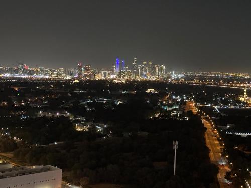 Free housekeeping visits during your stay - StayShort - Stylish DIFC Apartment Sleeps 4 with Pool & Gym, Dubaj (fotografie 4)