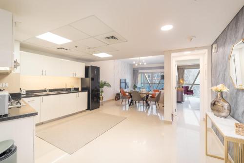 Free housekeeping visits during your stay - StayShort - Stylish DIFC Apartment Sleeps 4 with Pool & Gym, Dubaj (fotografie 8)